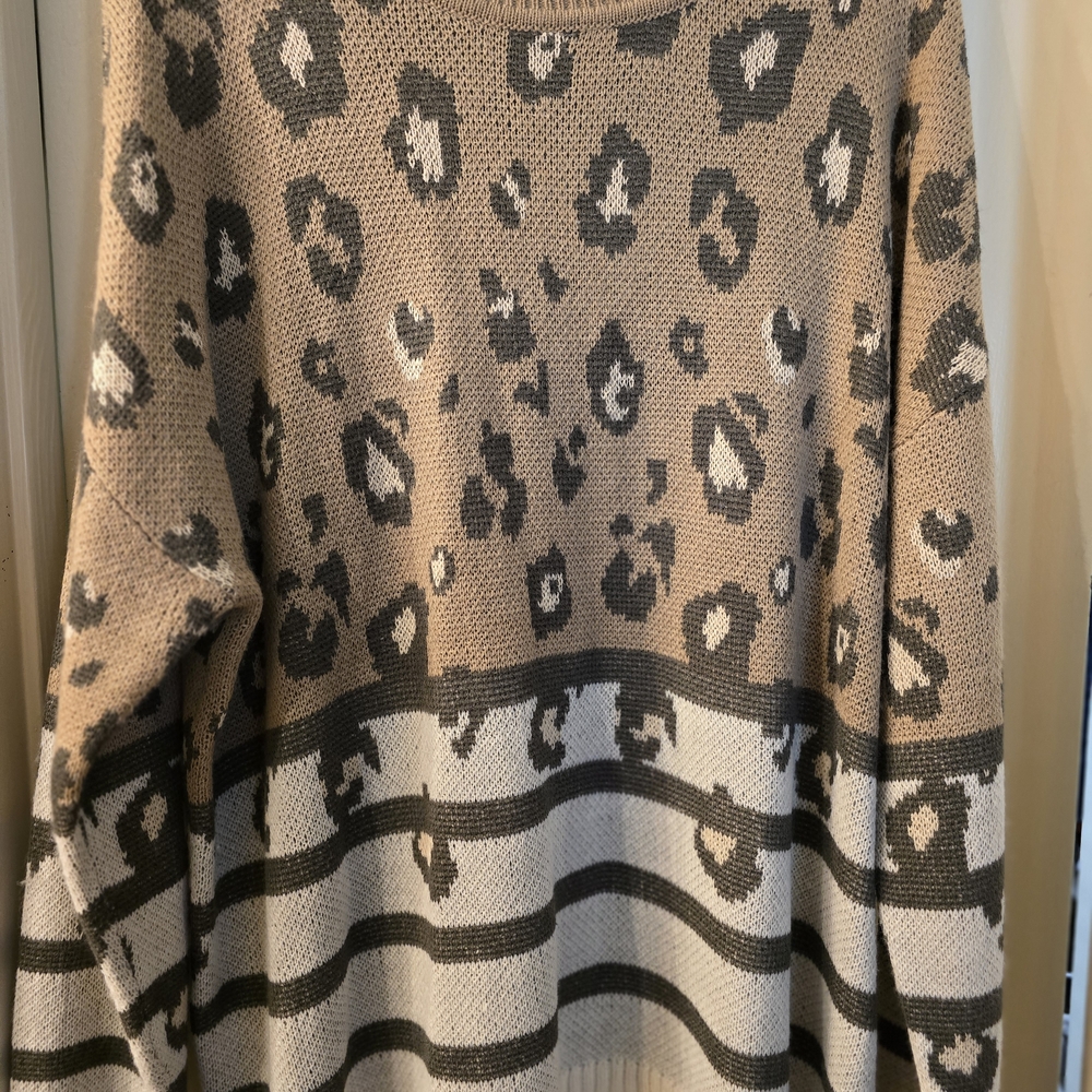 Chic Soul Leopard Print Sweater